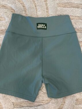 Daily Drills Women's High-Rise Workout Shorts — Green